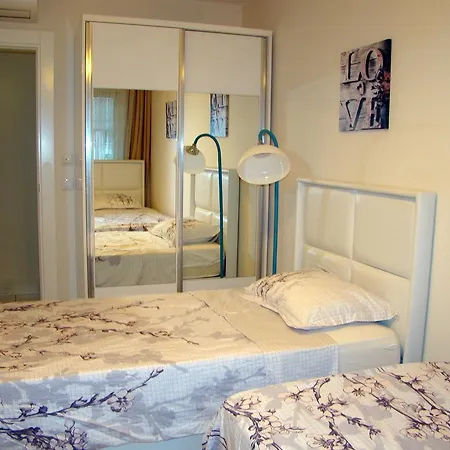 Guzelyali Ii Apartment